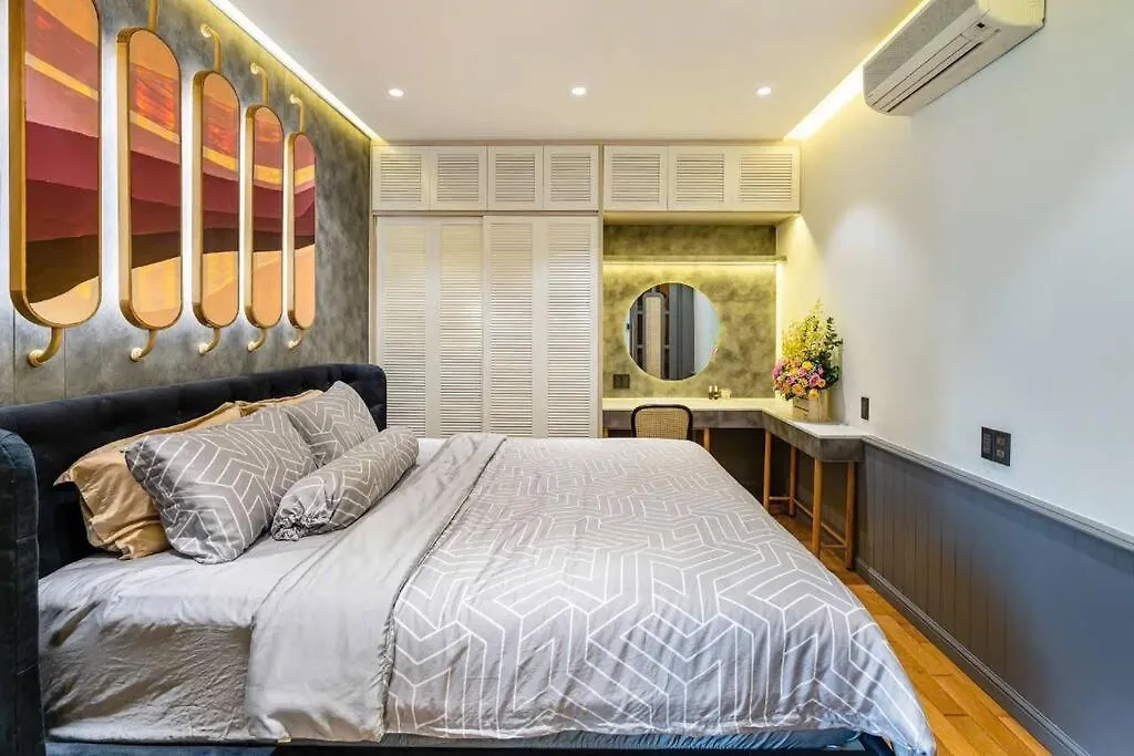 Classic Luxury Condo & Swiming Rooftop Pool Ho Chi Minh City Apartment
