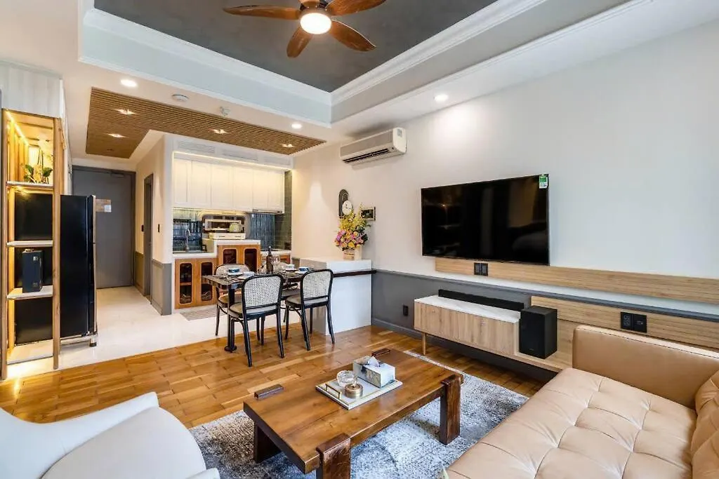 Classic Luxury Condo & Swiming Rooftop Pool Ho Chi Minh City Apartment